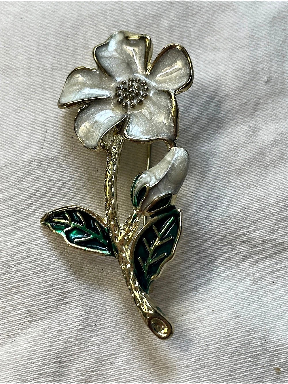 Floral Flower Brooch in Gold & White Like New Size 2”